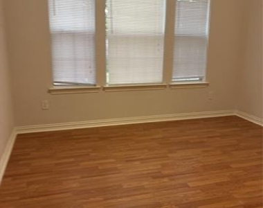 5409 Barkridge Trail - Photo Thumbnail 17