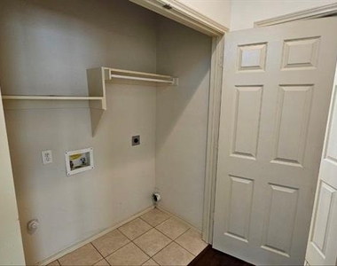501 Jeans Creek Drive - Photo Thumbnail 6