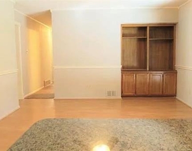 4649 Highgrove Drive - Photo Thumbnail 10