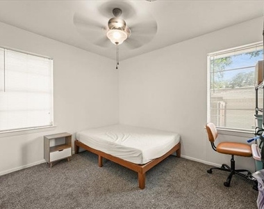 2014 Shawnee Street - Photo Thumbnail 8