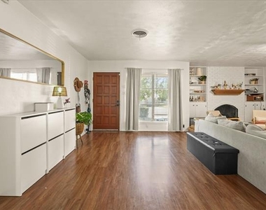 2014 Shawnee Street - Photo Thumbnail 4