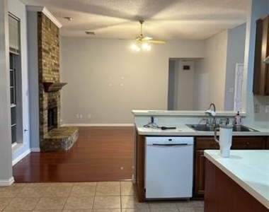 1736 Marian Lane - Photo Thumbnail 4