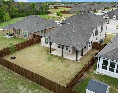 606 Creekview Lane - Photo Thumbnail 21