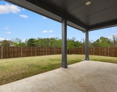 606 Creekview Lane - Photo Thumbnail 25
