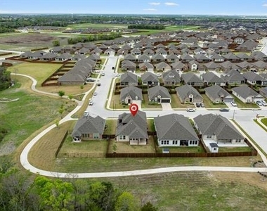 606 Creekview Lane - Photo Thumbnail 30