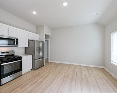 3032 Leatherwood Lane - Photo Thumbnail 4