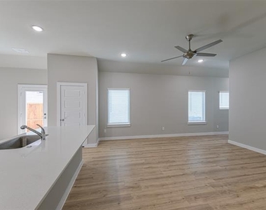 3032 Leatherwood Lane - Photo Thumbnail 6