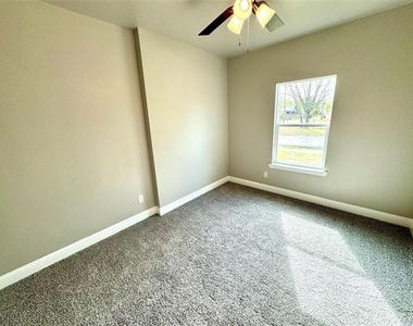3415 Henderson Street - Photo Thumbnail 11