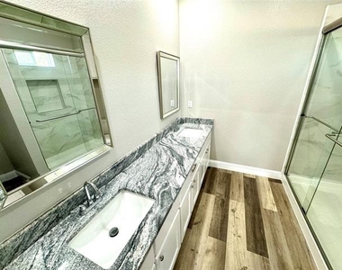 3415 Henderson Street - Photo Thumbnail 8