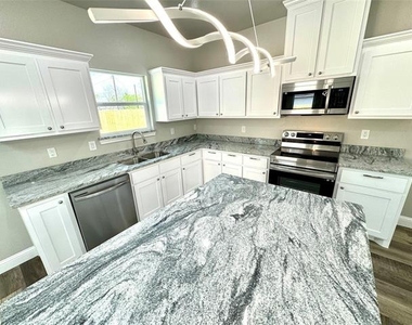 3415 Henderson Street - Photo Thumbnail 5