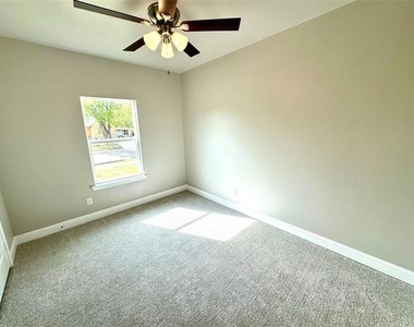 3415 Henderson Street - Photo Thumbnail 9
