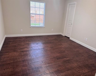 6165 Larkspur Lane - Photo Thumbnail 13
