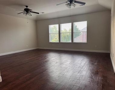 6165 Larkspur Lane - Photo Thumbnail 9