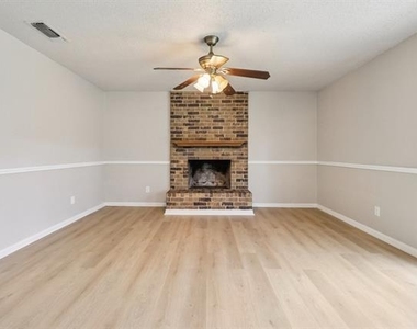 413 Glenhaven Drive - Photo Thumbnail 3