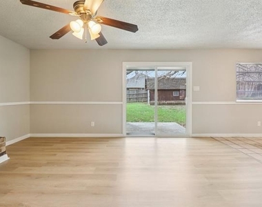 413 Glenhaven Drive - Photo Thumbnail 5