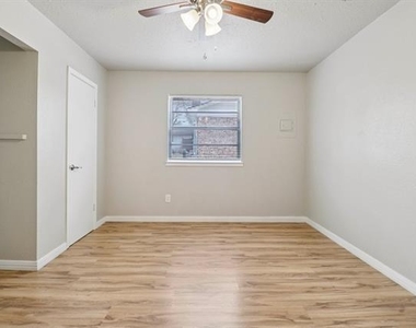 413 Glenhaven Drive - Photo Thumbnail 22
