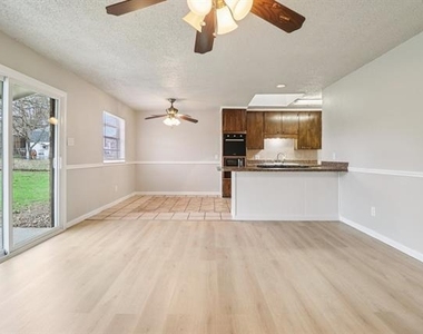 413 Glenhaven Drive - Photo Thumbnail 6