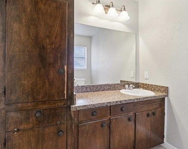 413 Glenhaven Drive - Photo Thumbnail 26