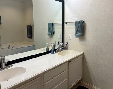 3941 Creek Crossing Drive - Photo Thumbnail 8