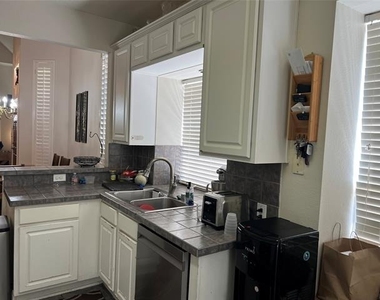 3941 Creek Crossing Drive - Photo Thumbnail 15