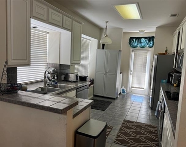 3941 Creek Crossing Drive - Photo Thumbnail 11
