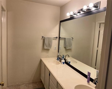 3941 Creek Crossing Drive - Photo Thumbnail 22