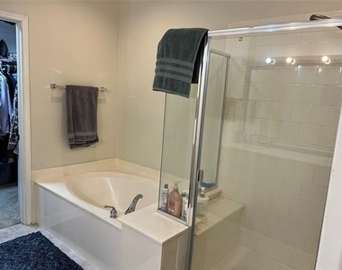 3941 Creek Crossing Drive - Photo Thumbnail 6