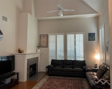 3941 Creek Crossing Drive - Photo Thumbnail 2