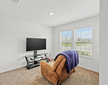 171 Seabiscuit Drive - Photo Thumbnail 13