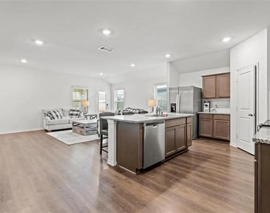 171 Seabiscuit Drive - Photo Thumbnail 3