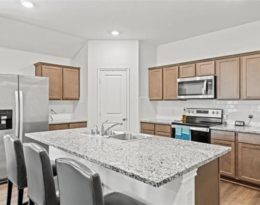 171 Seabiscuit Drive - Photo Thumbnail 12