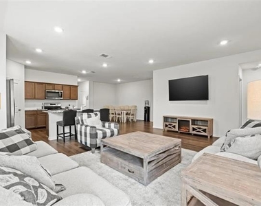 171 Seabiscuit Drive - Photo Thumbnail 2