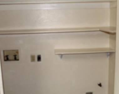 2207 Canterbury Court - Photo Thumbnail 12