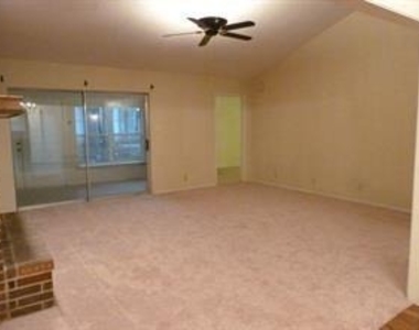 2207 Canterbury Court - Photo Thumbnail 13