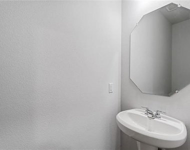 5117 Unity Drive - Photo Thumbnail 9