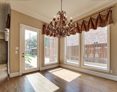 5004 Castle Creek Court - Photo Thumbnail 15