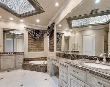 5004 Castle Creek Court - Photo Thumbnail 21