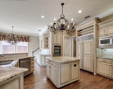 5004 Castle Creek Court - Photo Thumbnail 14