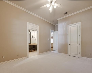 5004 Castle Creek Court - Photo Thumbnail 20