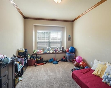 534 Windward Drive - Photo Thumbnail 14