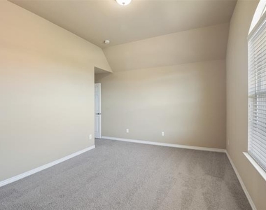534 Windward Drive - Photo Thumbnail 17