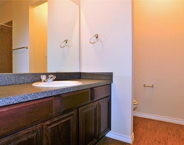 5404 Dolores Place - Photo Thumbnail 15