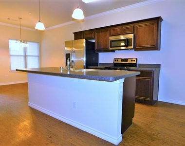 5404 Dolores Place - Photo Thumbnail 8