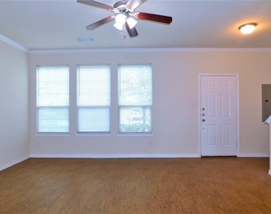 5404 Dolores Place - Photo Thumbnail 4