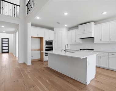 537 Oakmoss Street - Photo Thumbnail 5