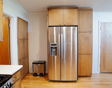 3259 Binyon Street - Photo Thumbnail 10