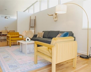 3259 Binyon Street - Photo Thumbnail 5