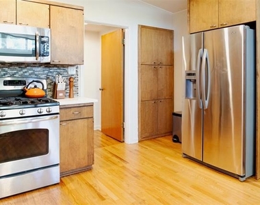 3259 Binyon Street - Photo Thumbnail 9