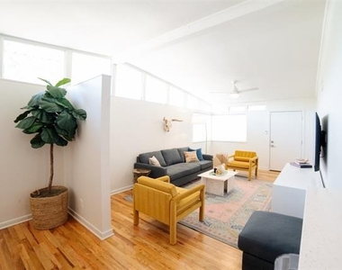 3259 Binyon Street - Photo Thumbnail 4