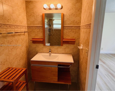 6534 Sw 41st Street - Photo Thumbnail 9